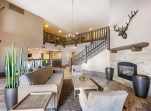 Park West Hotel | Evergreen