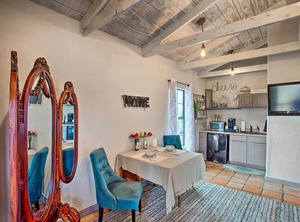 Blue Jay Cottage Pittsburg Winery | Pittsburg