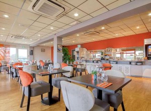 Brit Hotel Les Evens | Saint-Saturnin