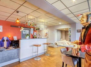 Brit Hotel Les Evens | Saint-Saturnin