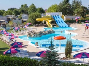 Bungalow Chambres Piscine Partagee Et Jardin Amenage Onzain | Coulanges