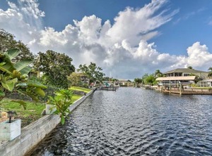 Canalfront Hudson Dock Yard | Hudson Beach Estates