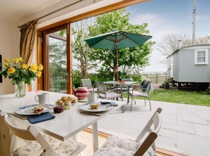 Candles Cottage | Cubert