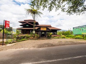 Oyo Rumah Kayu Cottage Syariah | Parongpong