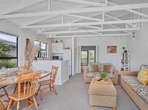 Captains Bach Cooks Holiday | Cooks Beach