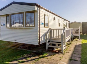 Bure Village Burgh Castle Great Yarmouth | Hopton