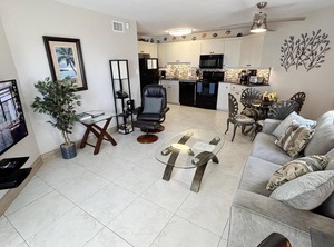 Cayman Reef Resort | Seven Mile Beach