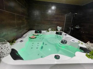 Jacuzzi Terrace At Laroya | Laroya
