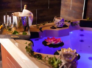 Jacuzzi Terrace At Laroya | Laroya