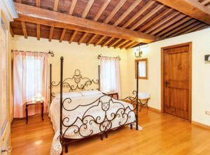 Shared Furnished Garden At Ramazzano Pulci | Ramazzano