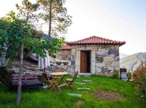 Enclosed Garden At Vilar | Mondim de Basto