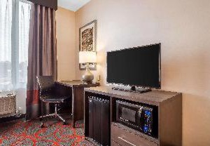 Comfort Inn Stadium | Mott Haven