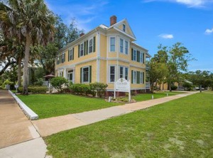 Coombs Inn Hotel | Historic Downtown Apalachicola