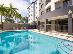 Courtyard | Ludlam