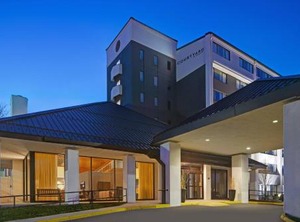 Courtyard | Elmhurst