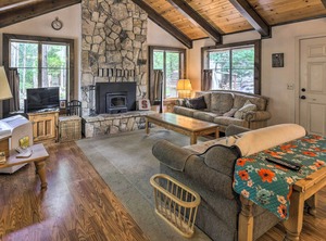 Cozy Arnold Hideaway Deck | Arnold