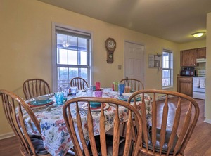 Cozy Rixeyville Cottage Deck Grill Stabling | Calverton