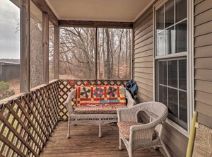 Cozy Rixeyville Cottage Deck Grill Stabling | Calverton