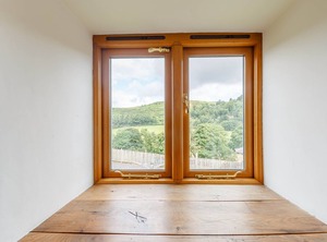 Crud Wennol | Cwmtirmynach