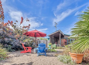 Cute Oceanside Cottage Garden | Stinson Beach