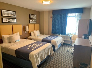 Days Inn | Borough Park