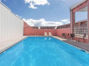 Days Inn | Burns