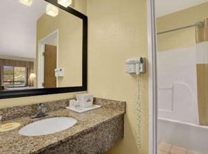 Days Inn | Globe