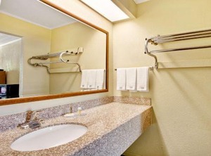 Days Inn | Cedar Bluff