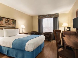 Days Inn | Saint-Nicolas