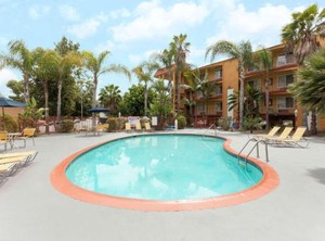 Days Inn | Del Cerro