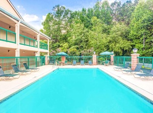 Days Inn | Peachtree City