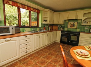 Derwen Villa | Mydroilin