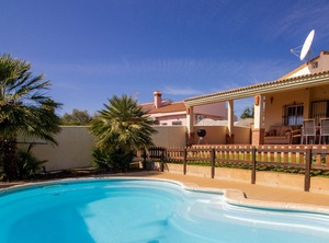 Chalet Con Piscina Privada Jardin | Pozo Del Camino