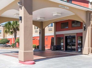 Econo Lodge Inn East | North Shore