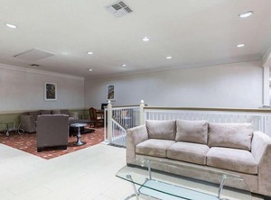 Econo Lodge Inn East | North Shore