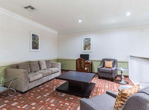 Econo Lodge Inn East | North Shore