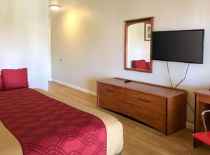 Econo Lodge Inn Suites Oakland Airport | Oakland