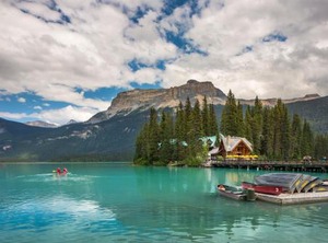 Emerald Lodge | Field