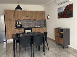 Habitación Camas Sencillas Baño Compartido | Msida