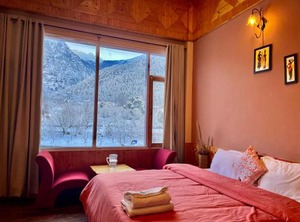 Flüstern Hostel Cafe | Naggar