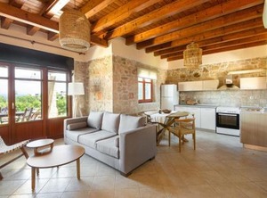 Flh Rastoni Retreats | Kassandra