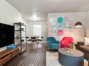 Flirty Flamingos L | Oakmont Heights