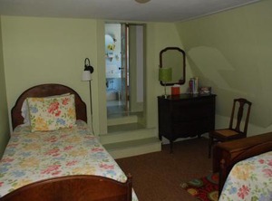 Follansbee Inn | North Sutton