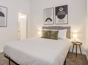 Frontdesk Br | Mile Square