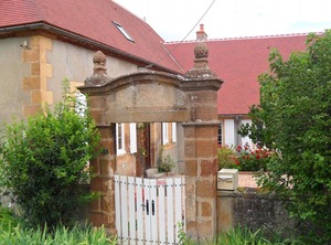 Persons | Chatel-de-Neuvre
