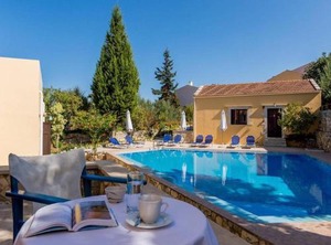 Group Accomodation Heliopetra | Douliana