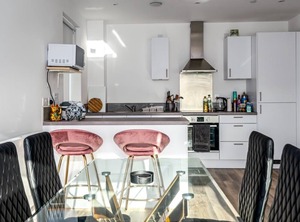 Canning Town | Peninsula
