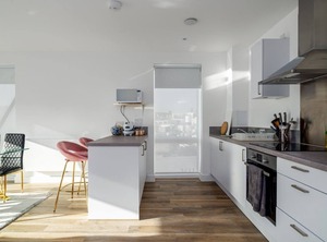 Canning Town | Peninsula