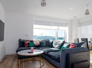 Canning Town | Peninsula