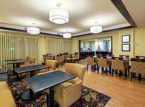 Hampton Inn College | Highlands - Perkins